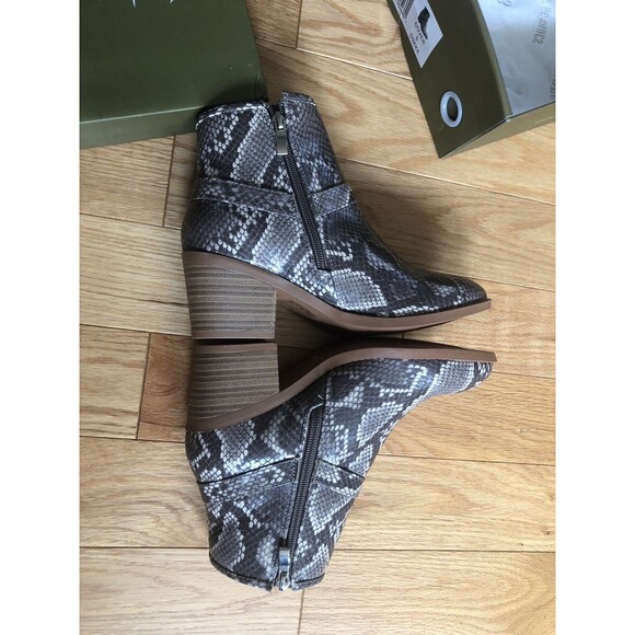 GC Shoes Side V Buckle Ankle Boots for Women Low Chunky Heeled Snake Skin Sz 6 - Picture 8 of 9